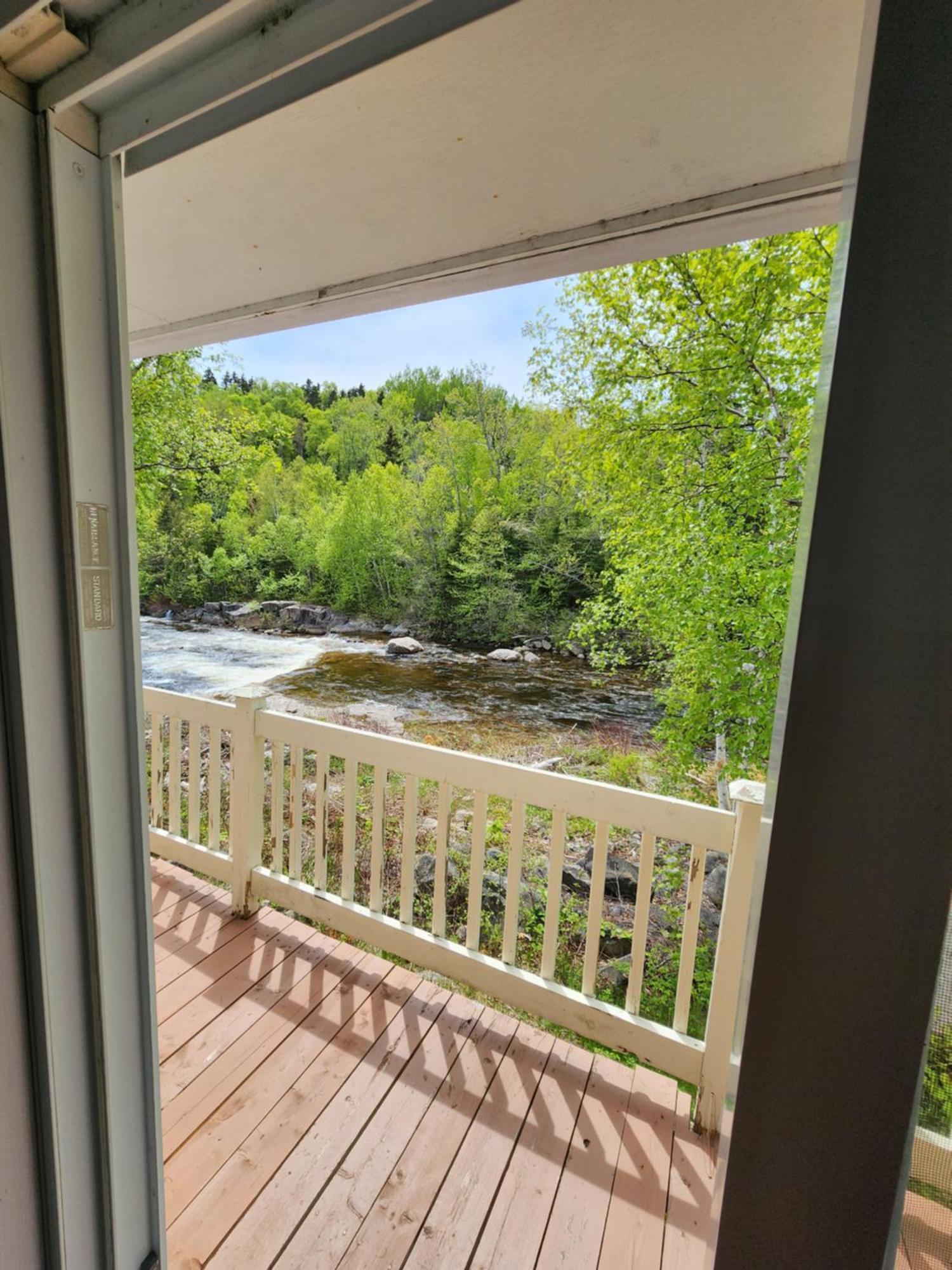 Motel Et Chalets Bo-Fleuve Evangeline Saint-Siméon Eksteriør bilde