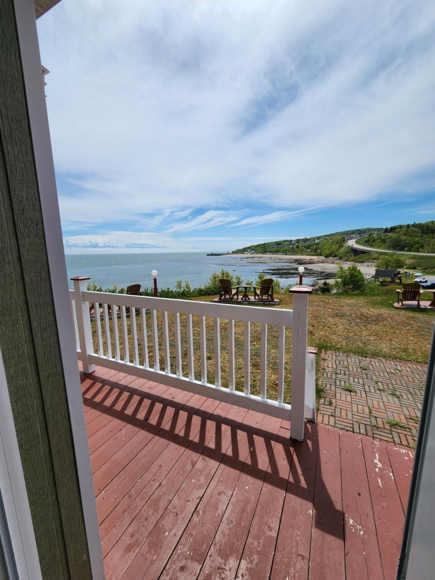 Motel Et Chalets Bo-Fleuve Evangeline Saint-Siméon Eksteriør bilde