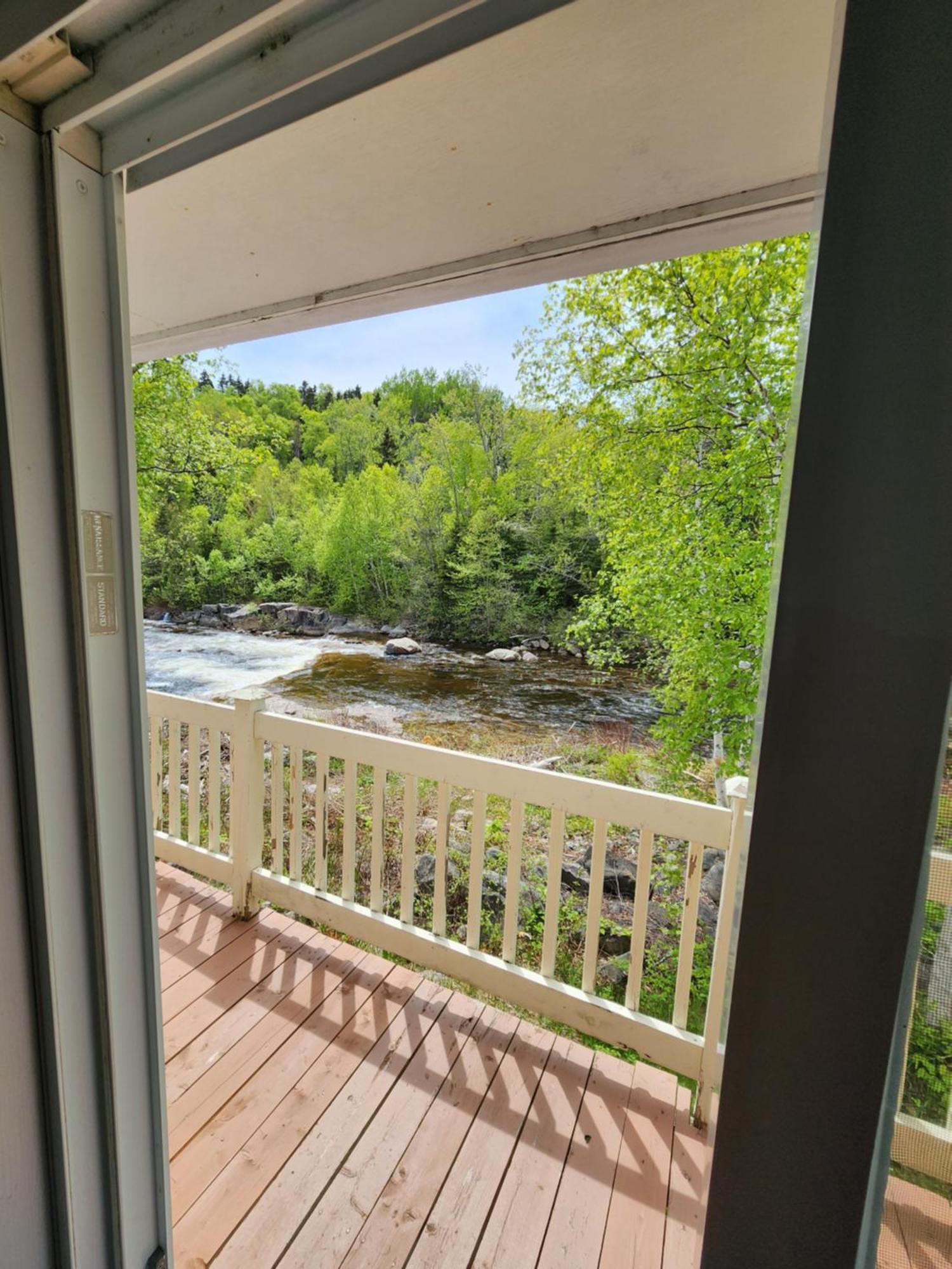 Motel Et Chalets Bo-Fleuve Evangeline Saint-Siméon Eksteriør bilde