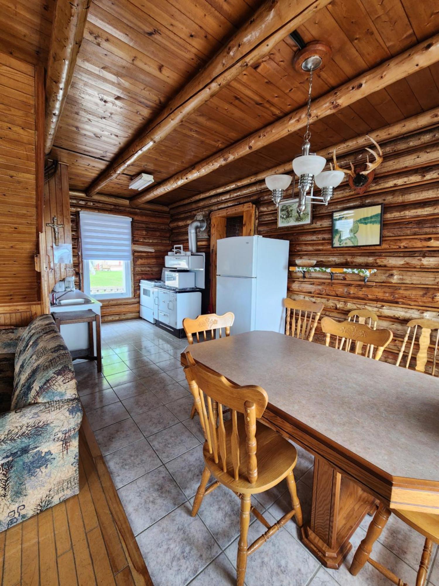 Motel Et Chalets Bo-Fleuve Evangeline Saint-Siméon Eksteriør bilde