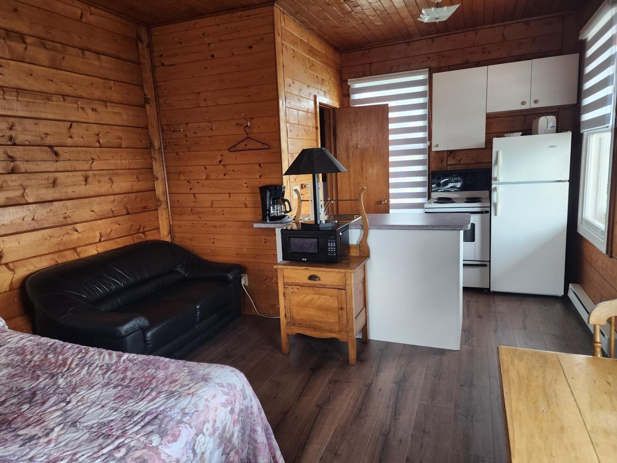 Motel Et Chalets Bo-Fleuve Evangeline Saint-Siméon Eksteriør bilde