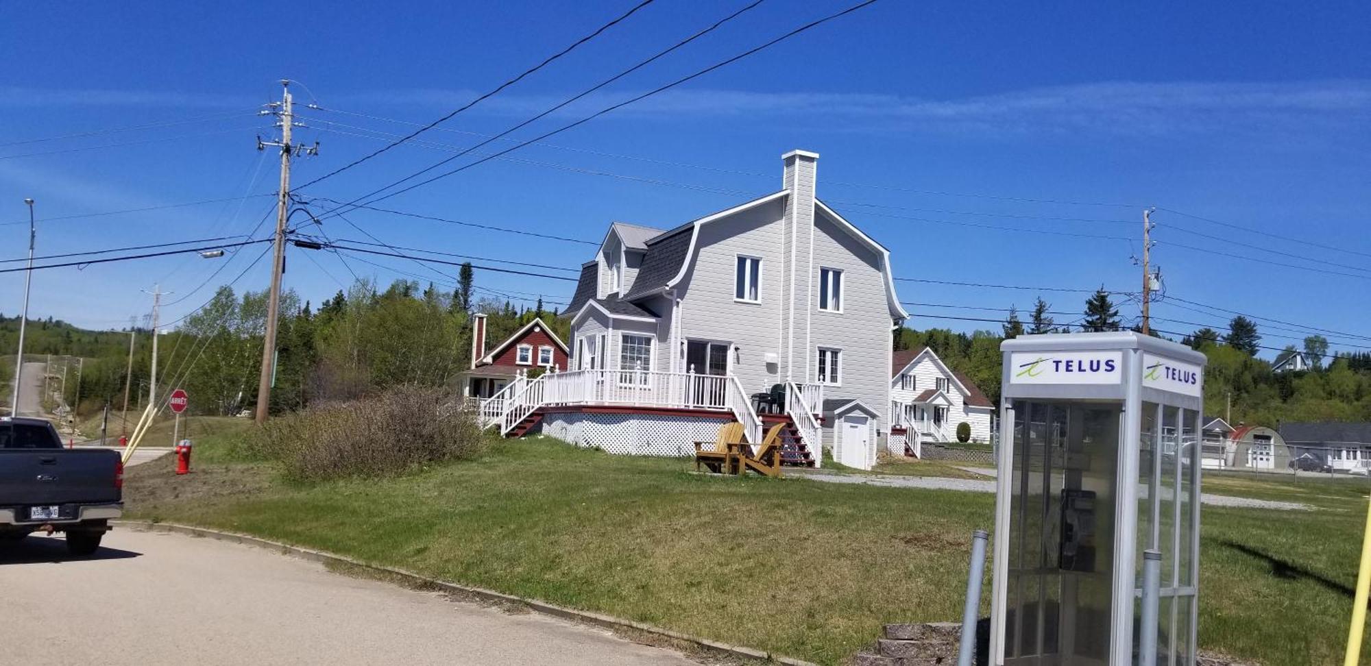 Motel Et Chalets Bo-Fleuve Evangeline Saint-Siméon Eksteriør bilde